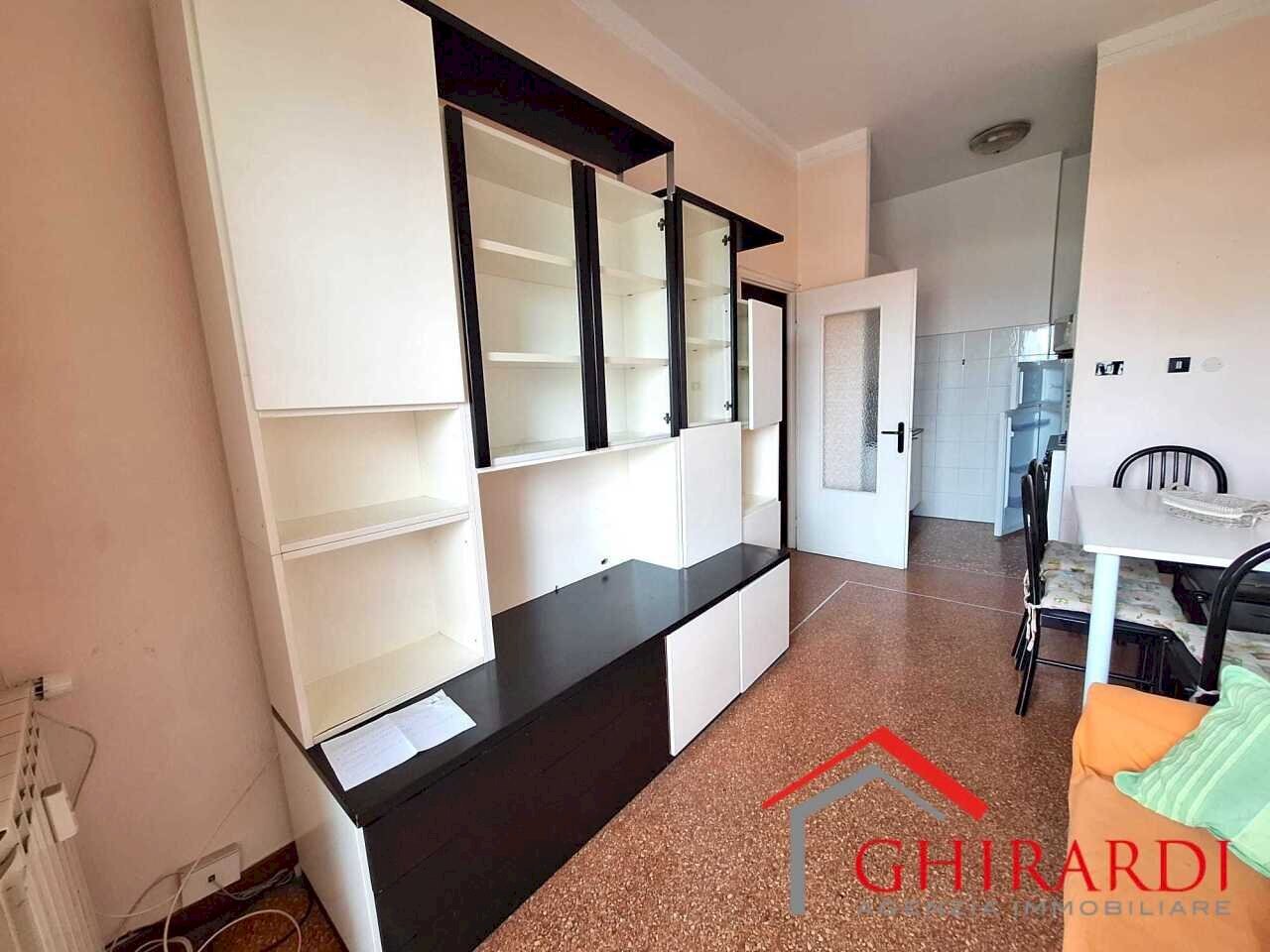 2.1 SOGGIORNO.jpeg - Quadrilocale VIA DELL'ACCIAIO  115, Genova (zona Sestri Ponente) - foto 3