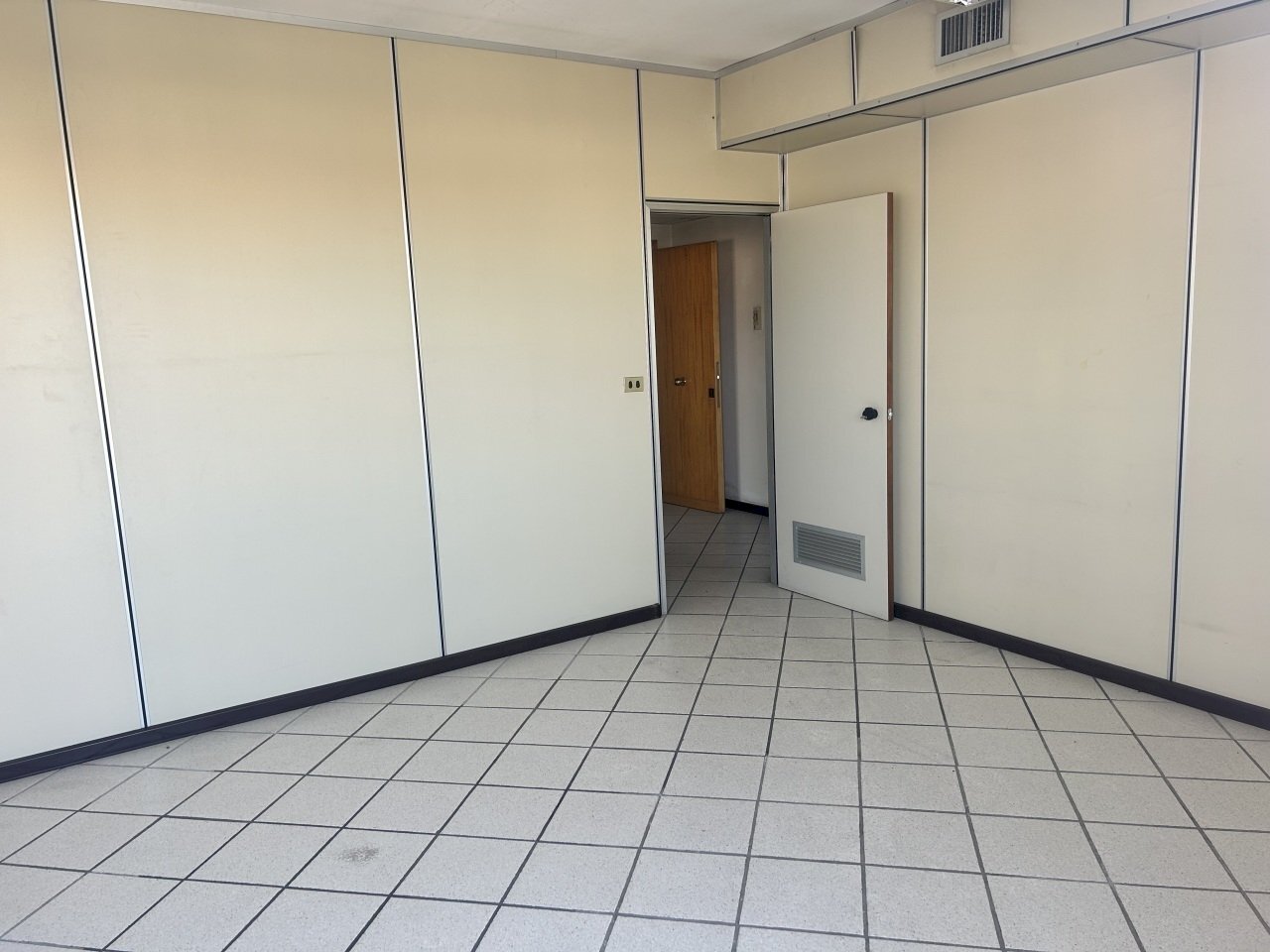 IMG_7493.JPG - Office via delle Arene 234, Terracina - photo 3