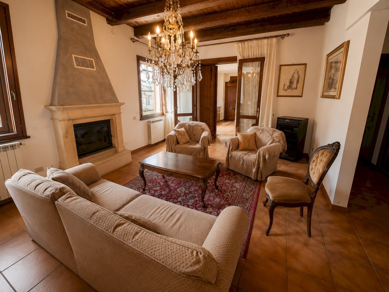 camino nel soggiorno - Porzione di casa Rovigo - foto 3
