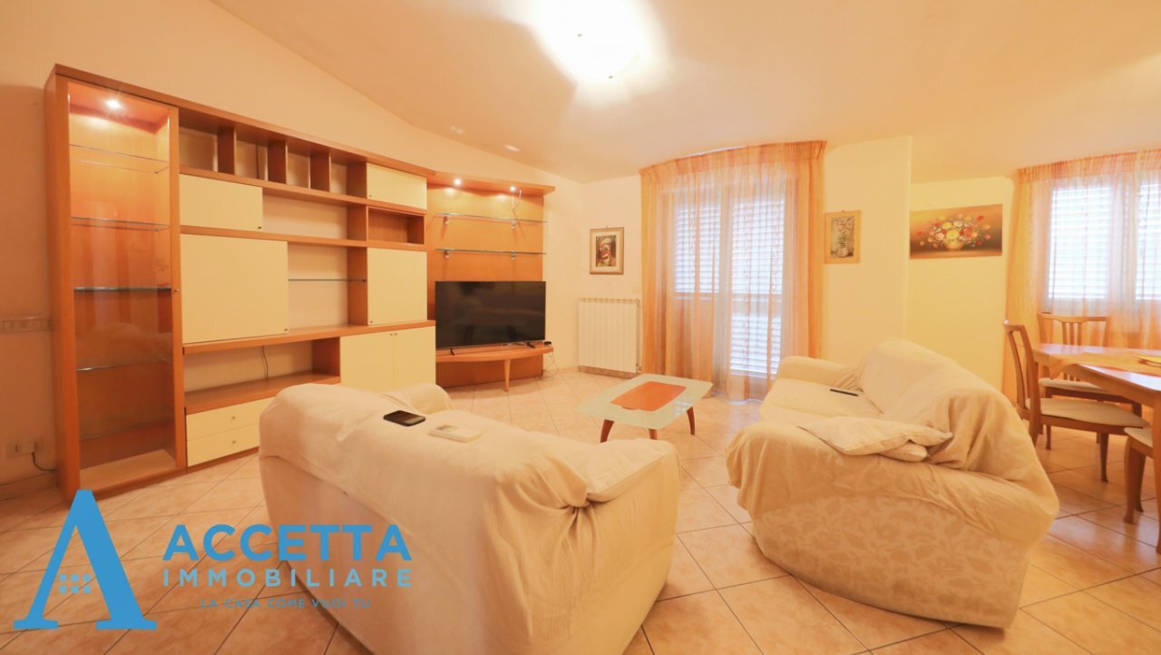 Soggiorno - Trilocale Via Sciabelle 11, Taranto - foto 3