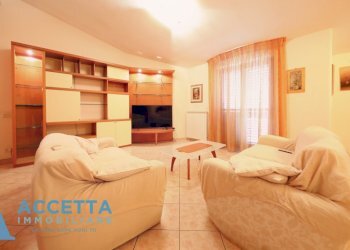 Soggiorno - Trilocale Via Sciabelle 11, Taranto - foto 4