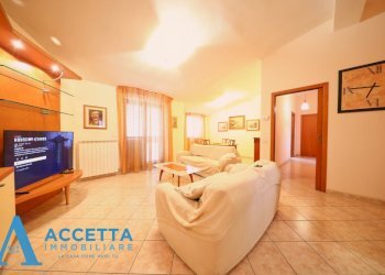 Soggiorno - Trilocale Via Sciabelle 11, Taranto - foto 12