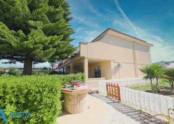 giardino - Villa Via Torpediniere, Taranto - foto 3