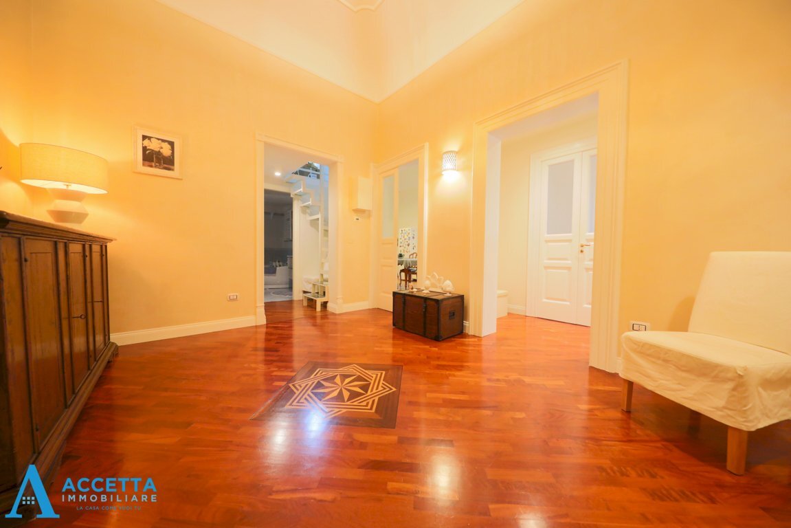 Ingresso - Quadrilocale Via Giuseppe Massari 8, Taranto - foto 2