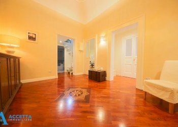 Ingresso - Quadrilocale Via Giuseppe Massari 8, Taranto - foto 2