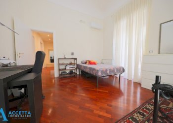 camera da letto - Quadrilocale Via Giuseppe Massari 8, Taranto - foto 15