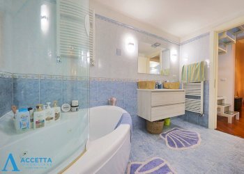 bagno - Quadrilocale Via Giuseppe Massari 8, Taranto - foto 19