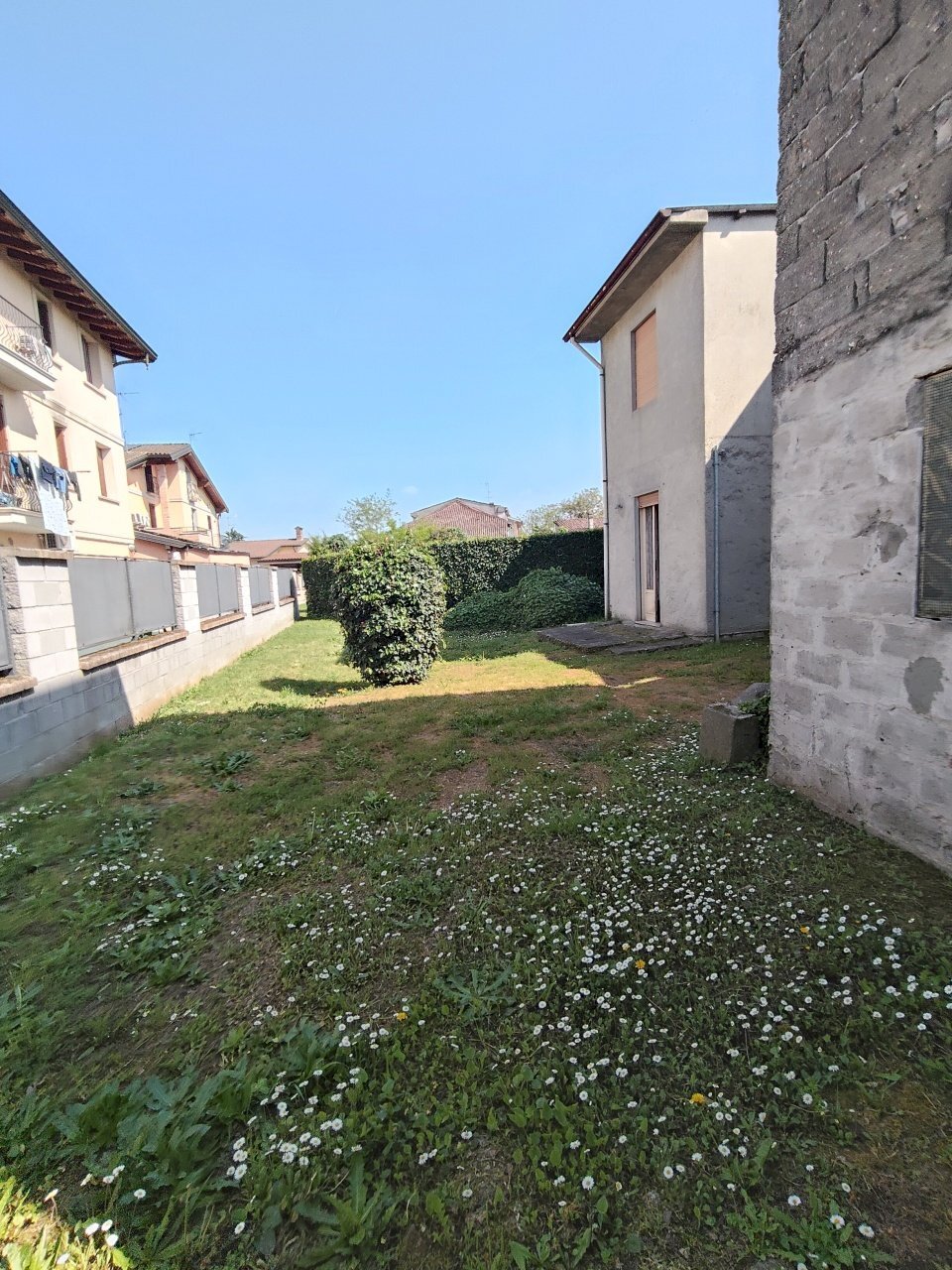 giardino - Villa Via Enrico Fermi 13, Pieve Porto Morone - foto 1