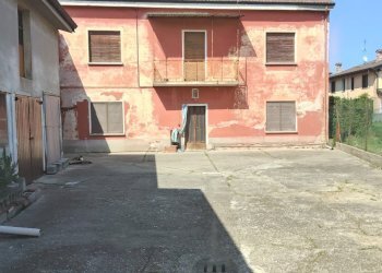 facciata - Villa Via Enrico Fermi 13, Pieve Porto Morone - foto 2