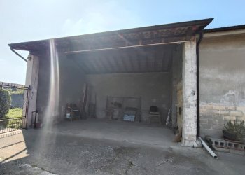 portico - Villa Via Enrico Fermi 13, Pieve Porto Morone - foto 13