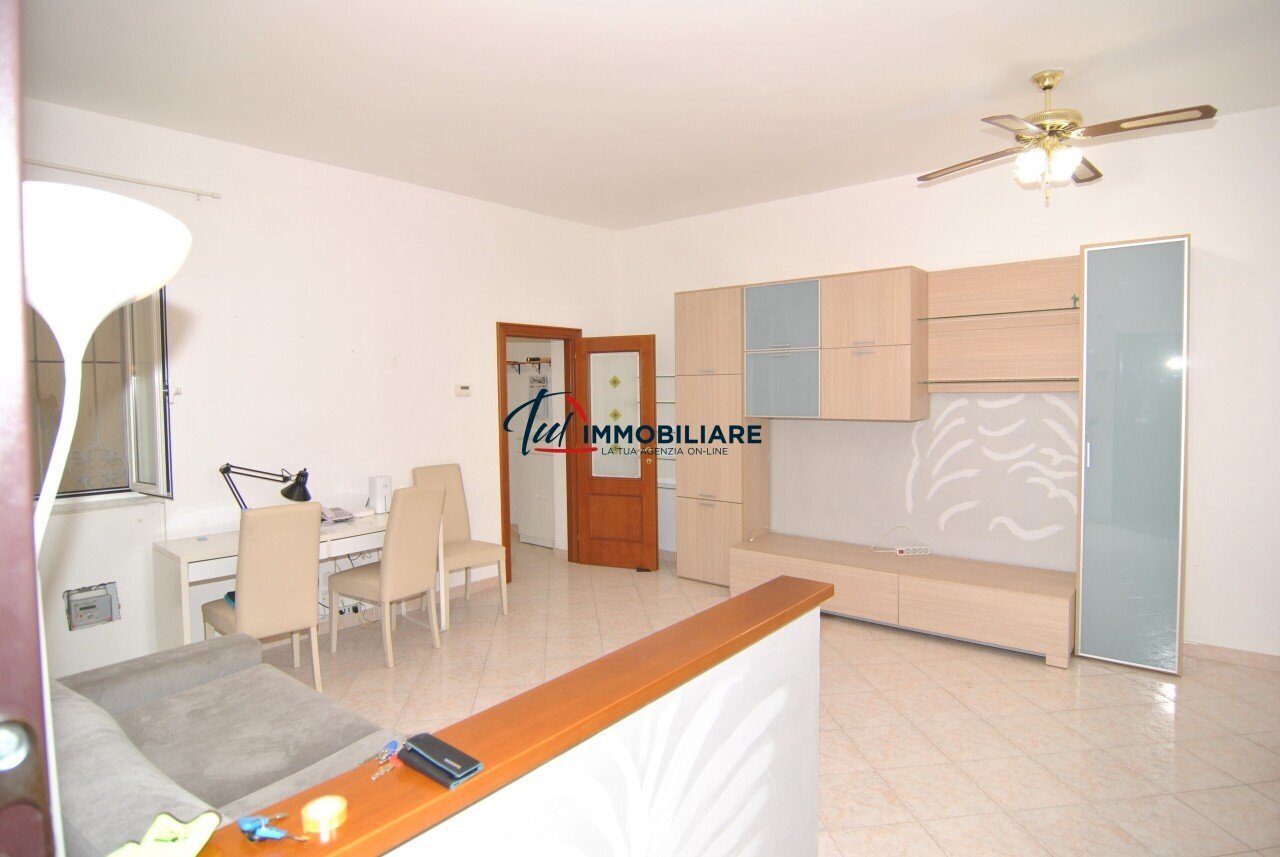 SOGGIORNO - Three-room apartment Piazza Gavi 5, Livorno - photo 1