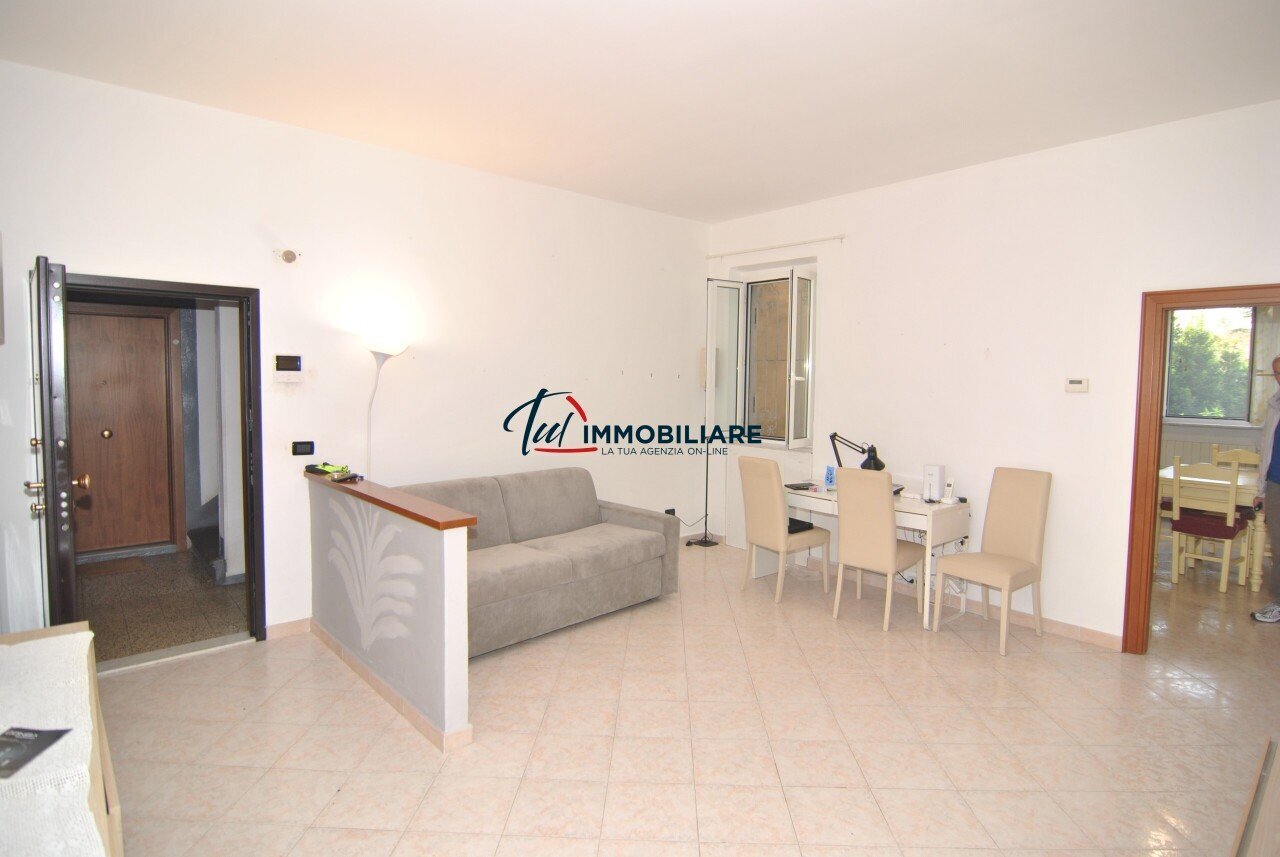 SOGGIORNO - Three-room apartment Piazza Gavi 5, Livorno - photo 2