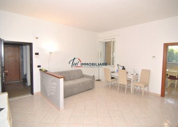 SOGGIORNO - Three-room apartment Piazza Gavi 5, Livorno - photo 2