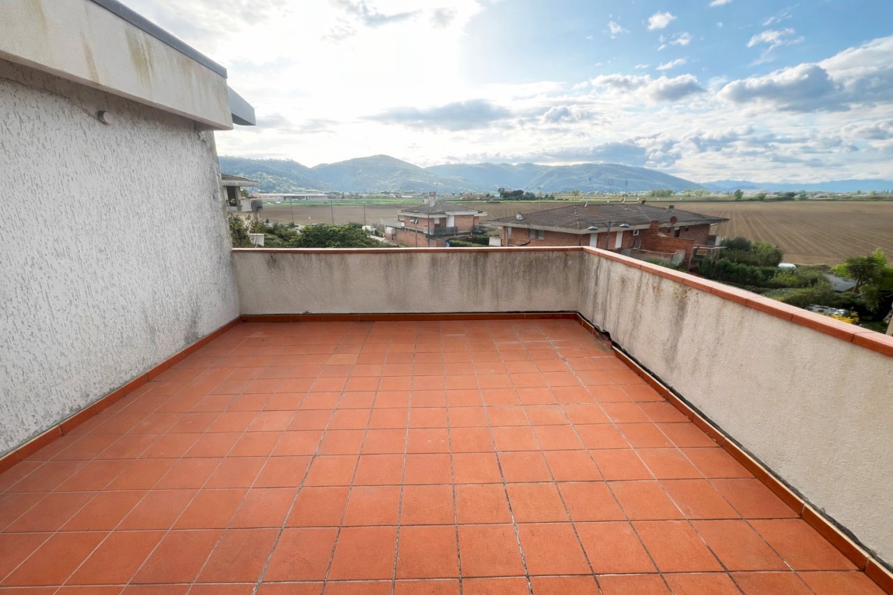 TERRAZZA dal soggiorno - Attic Via Palmiro Togliatti 13, Luni - photo 2