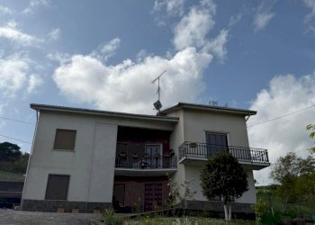 WhatsApp Image 2026-04-16 at 12.04.43.jpeg - Casa indipendente Fornovo di Taro - foto 1