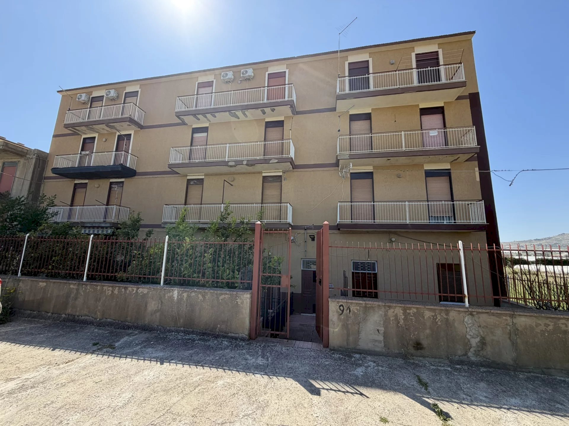 Four-room apartment Viale Onorevole Ignazio La Lumia, Licata - photo 1