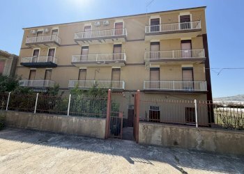 Four-room apartment Viale Onorevole Ignazio La Lumia, Licata - photo 28