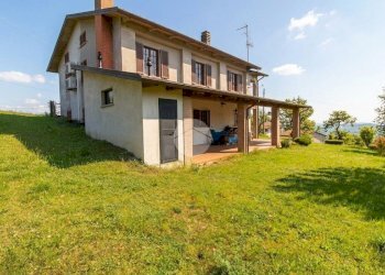 Casa indipendente Str. della Val Bardea, Tizzano Val Parma - foto 1