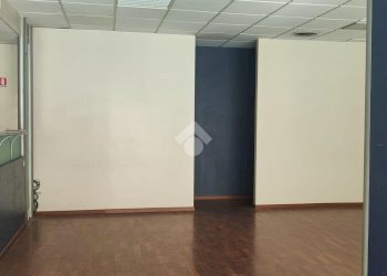 Negozio via paverano, Savignone - foto 7
