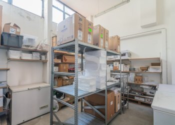 Commercial Activity VIA BORREOMEO, 4A, Vimercate - photo 18