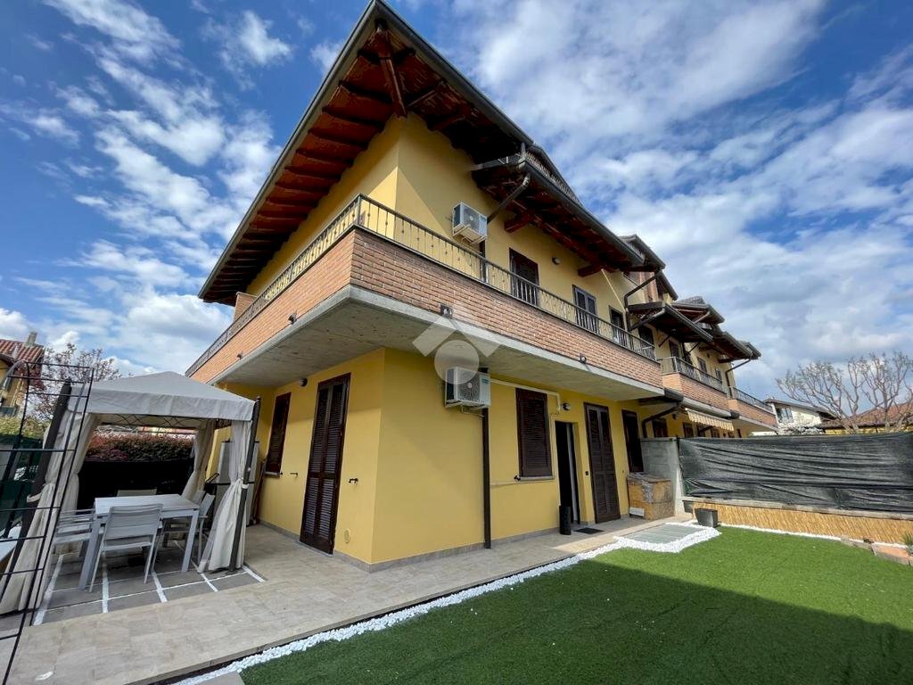 Villa a Schiera Via IV Novembre, Dairago - foto 1