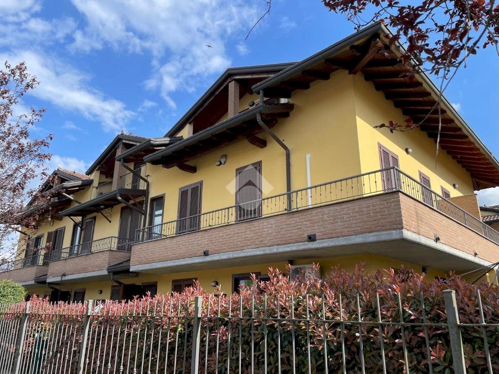 Villa a Schiera Via IV Novembre, Dairago - foto 2