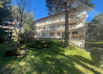 Three-room apartment Viale Della Pineta , Perosa Argentina - photo 2