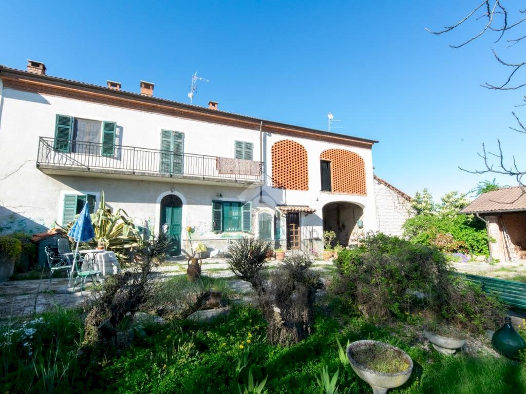 Casa indipendente Via Serra, Camino - foto 1