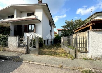 Porzione di casa Via Leonardo Da Vinci, Rescaldina - foto 1