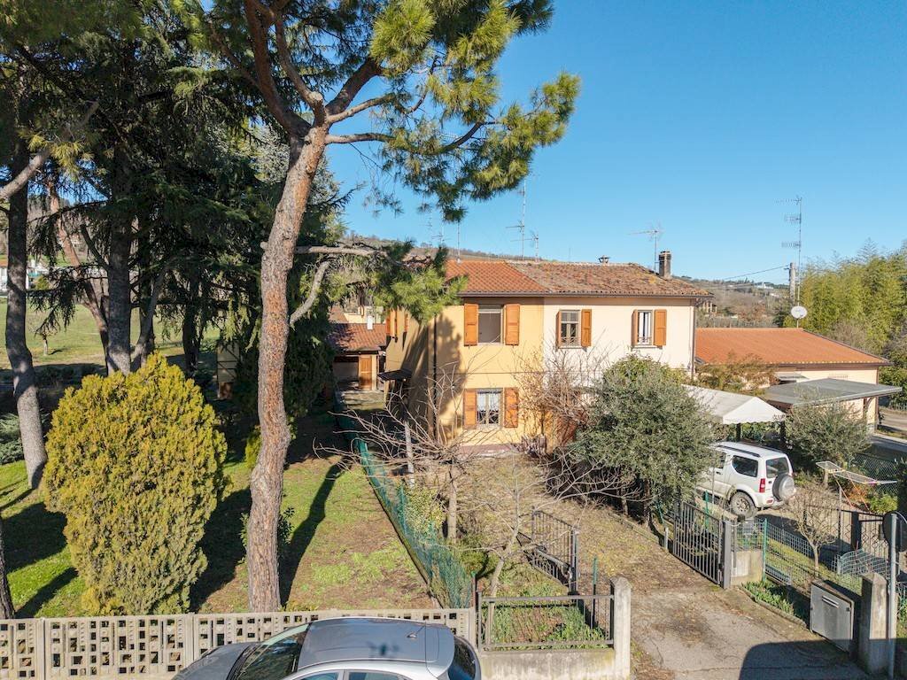 Independent house Via Montanara, 123, Imola - photo 1