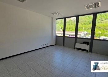 Locale Commerciale  Reg. Borgnalle, Aosta - foto 2