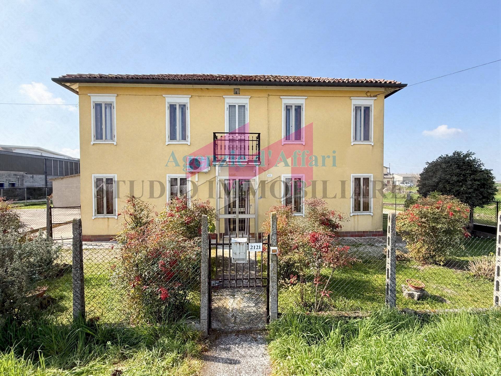 Foto 1 - Casa indipendente Via Colombano
 
2121, Castelnovo Bariano - foto 1