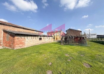 Foto 5 - Casa indipendente Via Colombano
 
2121, Castelnovo Bariano - foto 5