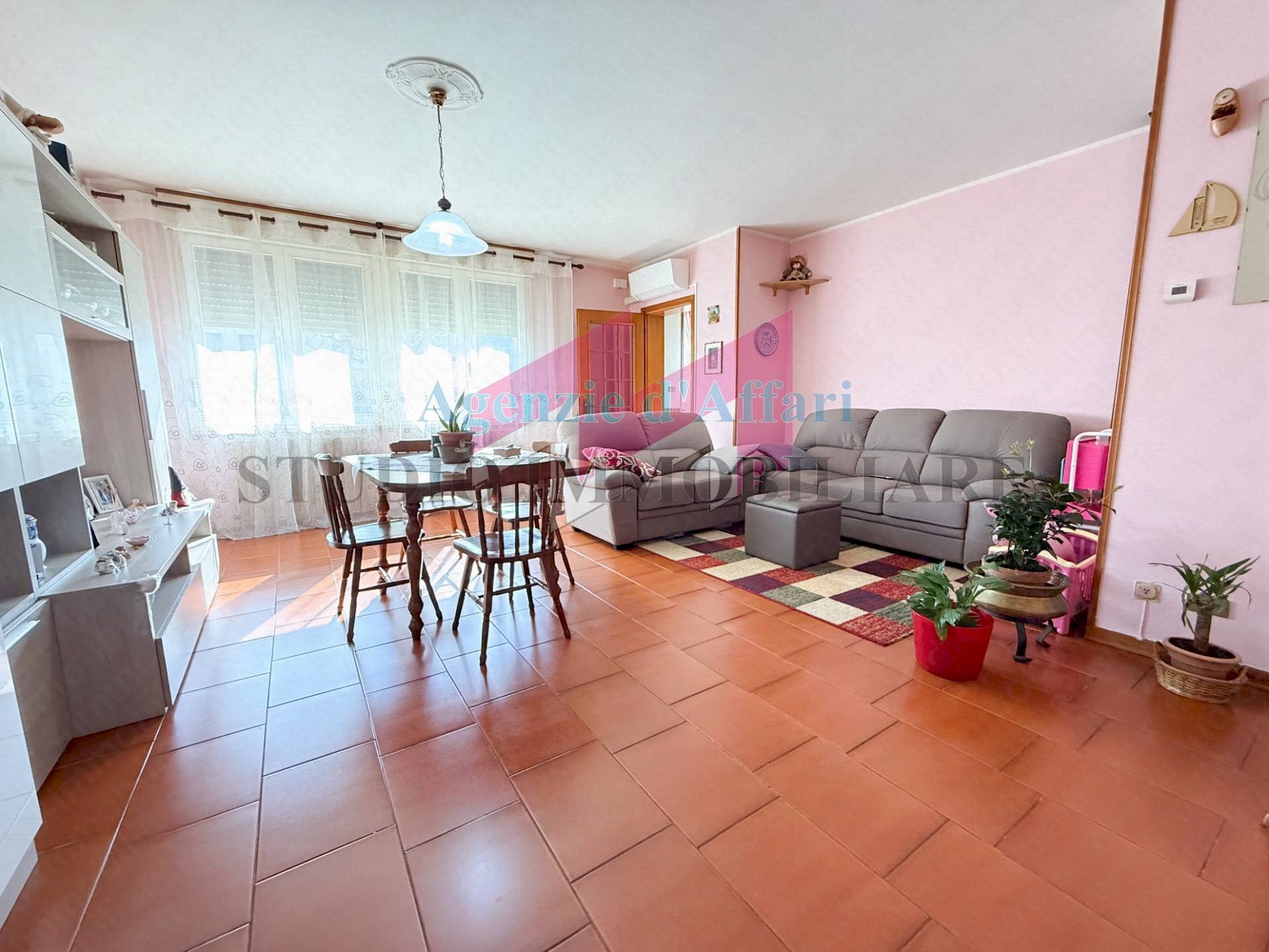 Foto 1 - Villa a Schiera Via Dante Alighieri
 
27, Castelmassa - foto 1