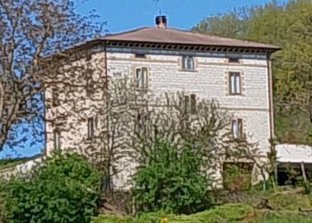 Foto 1 - Rustico localita'  casacolonna
 
1, Sassoferrato - foto 1