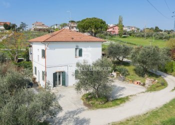 Foto 1 - Villa Via Viola
 
4, Misano Adriatico - photo 1