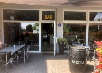 Foto 7 - Bar Tavola Calda - Fredda via fermi
 
1, Sona - foto 7