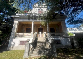 Casa all\'aperto - Casa indipendente Via Valcuvia
 
9, Cittiglio - foto 1