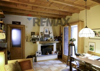 Sala da pranzo - Casa indipendente Via Valcuvia
 
9, Cittiglio - foto 19