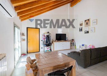 Sala da pranzo - Trilocale Via Provicniale
 
66/C, Mesenzana - foto 5