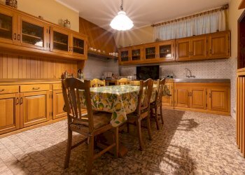 Sala da pranzo - Semi-detached house VIA CAVOUR
 
65, Buguggiate - photo 8