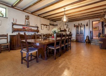 Sala da pranzo - Semi-detached house VIA CAVOUR
 
65, Buguggiate - photo 9