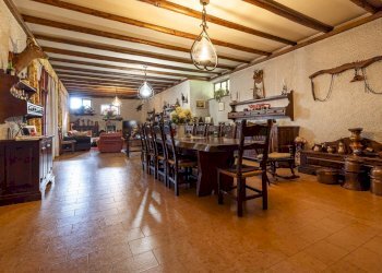 Sala da pranzo - Semi-detached house VIA CAVOUR
 
65, Buguggiate - photo 10