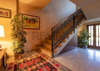 Scale - Semi-detached house VIA CAVOUR
 
65, Buguggiate - photo 18