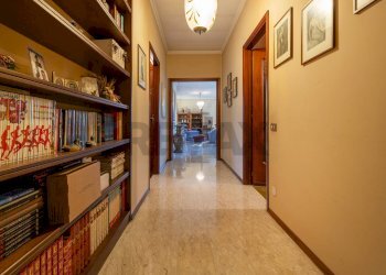 Hall / corridoio - Semi-detached house VIA CAVOUR
 
65, Buguggiate - photo 20
