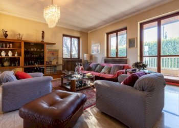 Soggiorno - Semi-detached house VIA CAVOUR
 
65, Buguggiate - photo 21