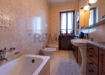 Bagno - Semi-detached house VIA CAVOUR
 
65, Buguggiate - photo 26