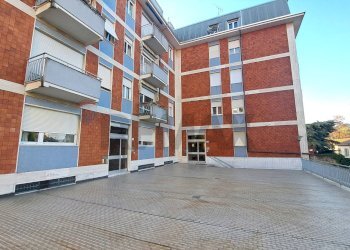 Edificio all\'aperto - Office Via Montebello
 
5, Varese - photo 2