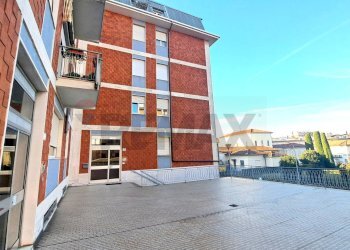 Edificio all\'aperto - Office Via Montebello
 
5, Varese - photo 11