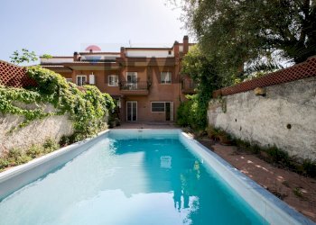 Piscina - Villa Via Ernesto Basile
 
56, Roma - foto 1
